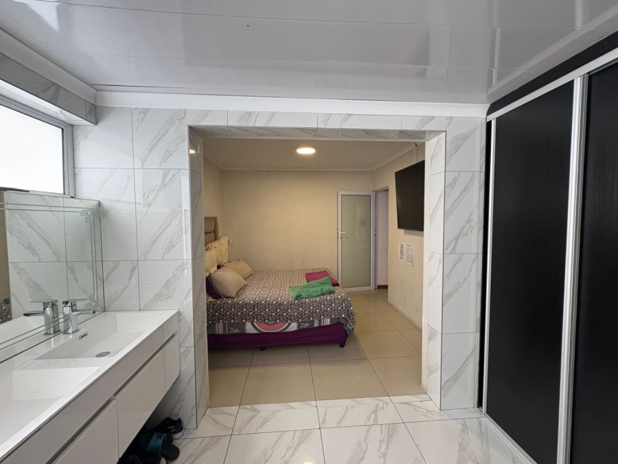4 Bedroom Property for Sale in Malibu Village Western Cape